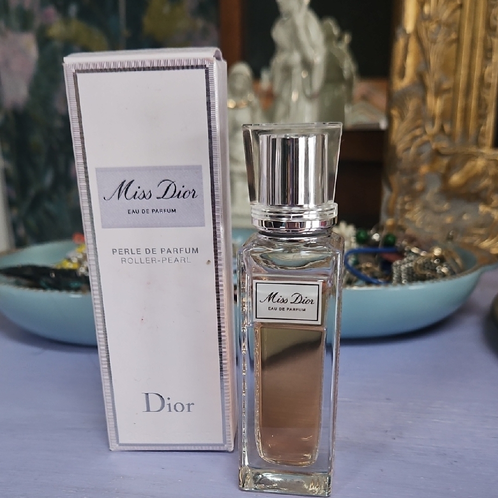 Dior Miss Dior Roller-Pearl Eau de Parfum in Silver and Clear